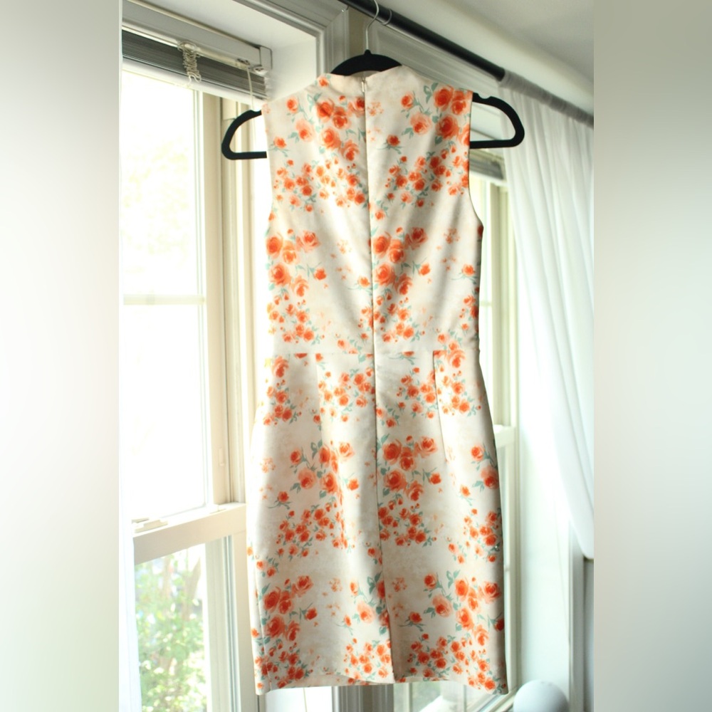 NWOT BLACK HALO Corrine Floral Sheath Dress (Size 0/XS) - Picture 7 of 8